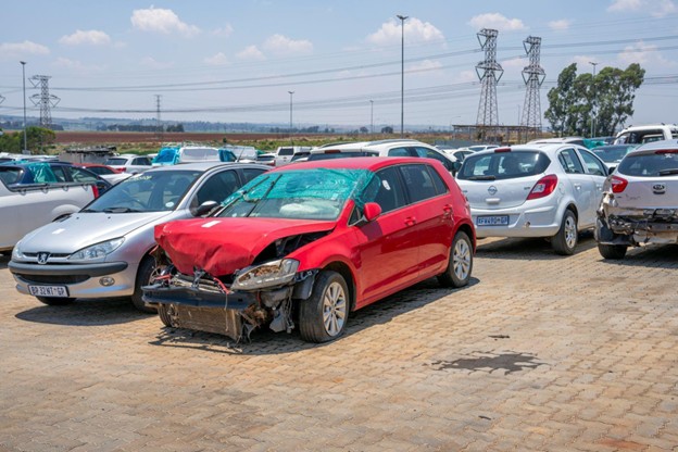 Top 5 reasons you should sell your accident-damaged car to us