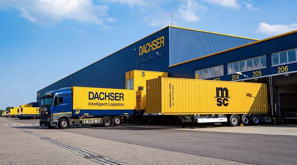 Połączenie frachtu morskiego z logistyką drogową