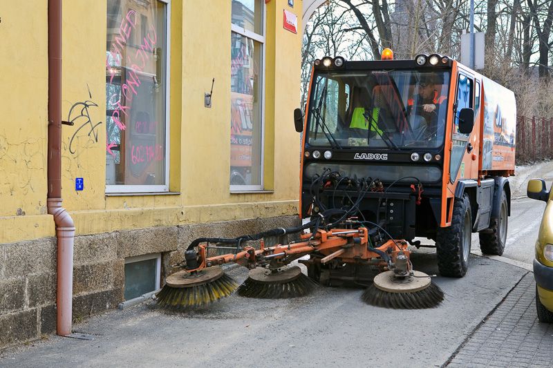 Likvidace uličních smetků v Jablonci nad Nisou