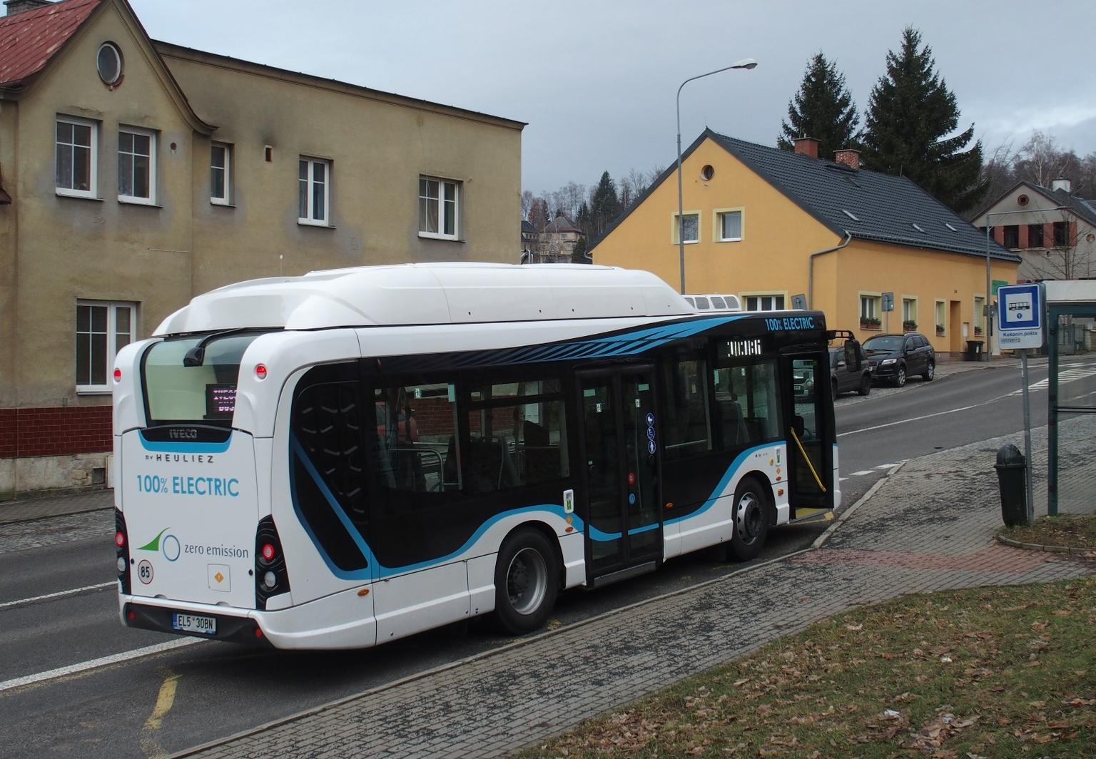 Cena za osm elektrobusů je jasná, město sníží ručení za úvěr