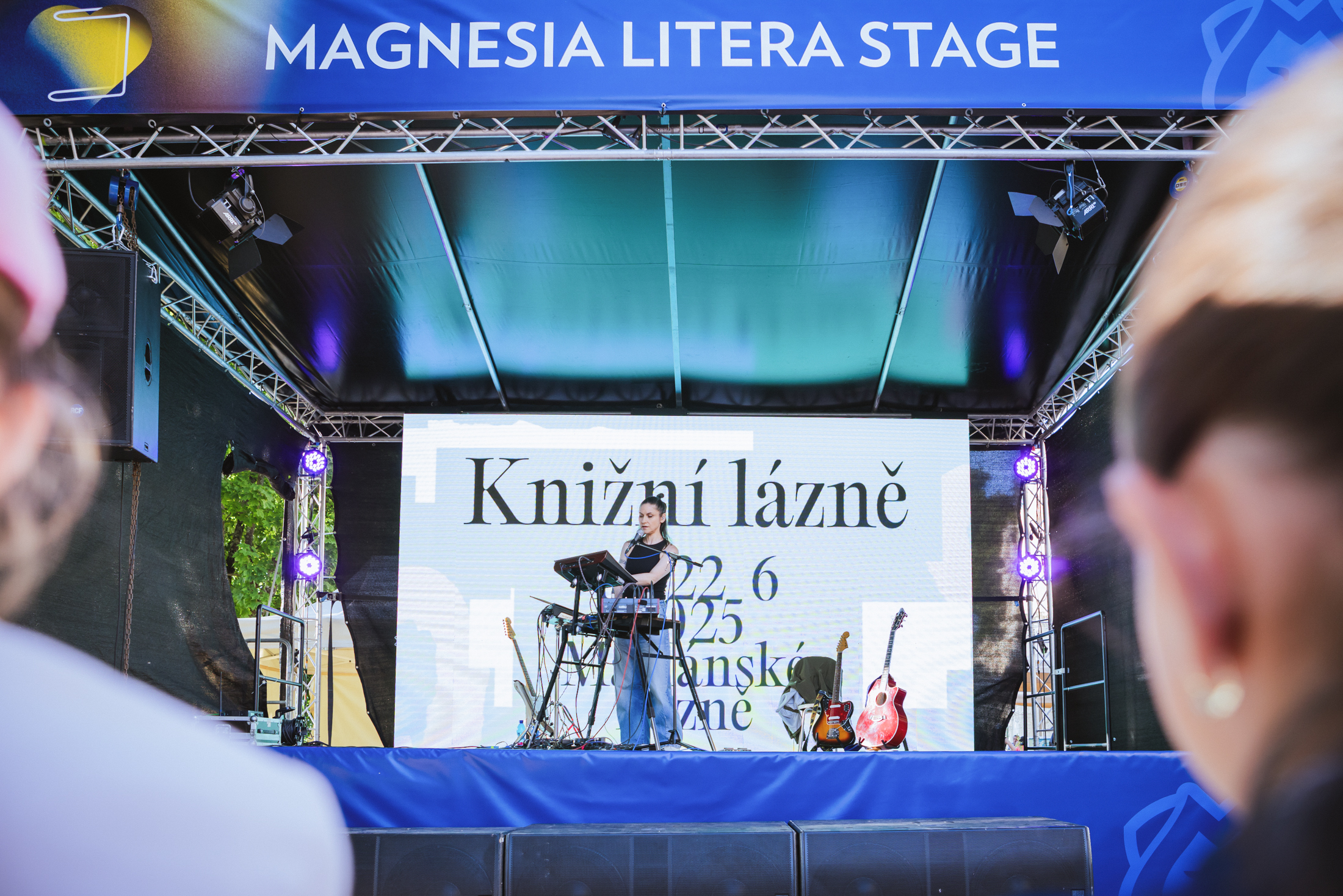 Magnesia Litera Stage