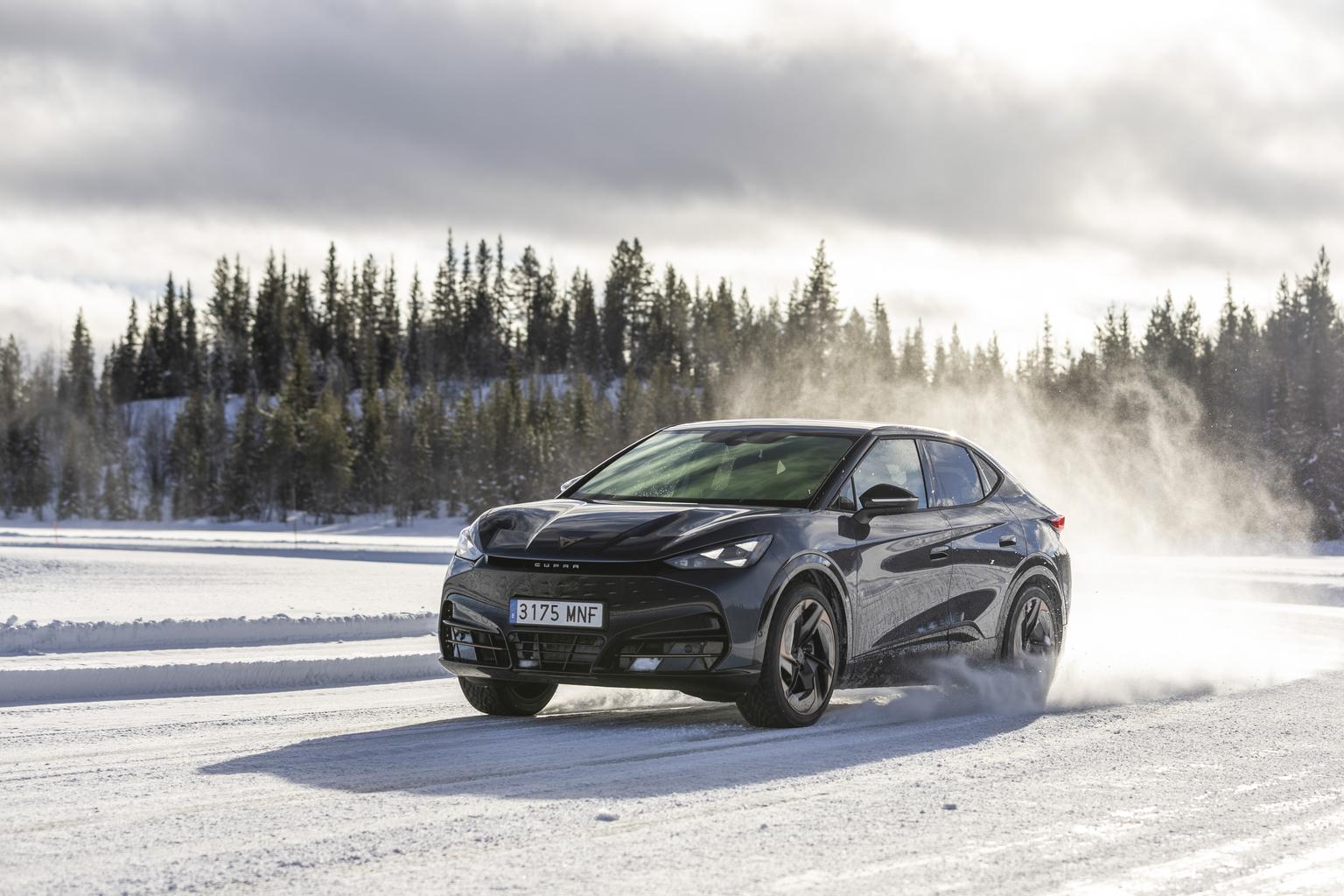 Samochody stworzone do zimowych wyzwań. Przegląd modeli 4x4 w ofercie CUPRA