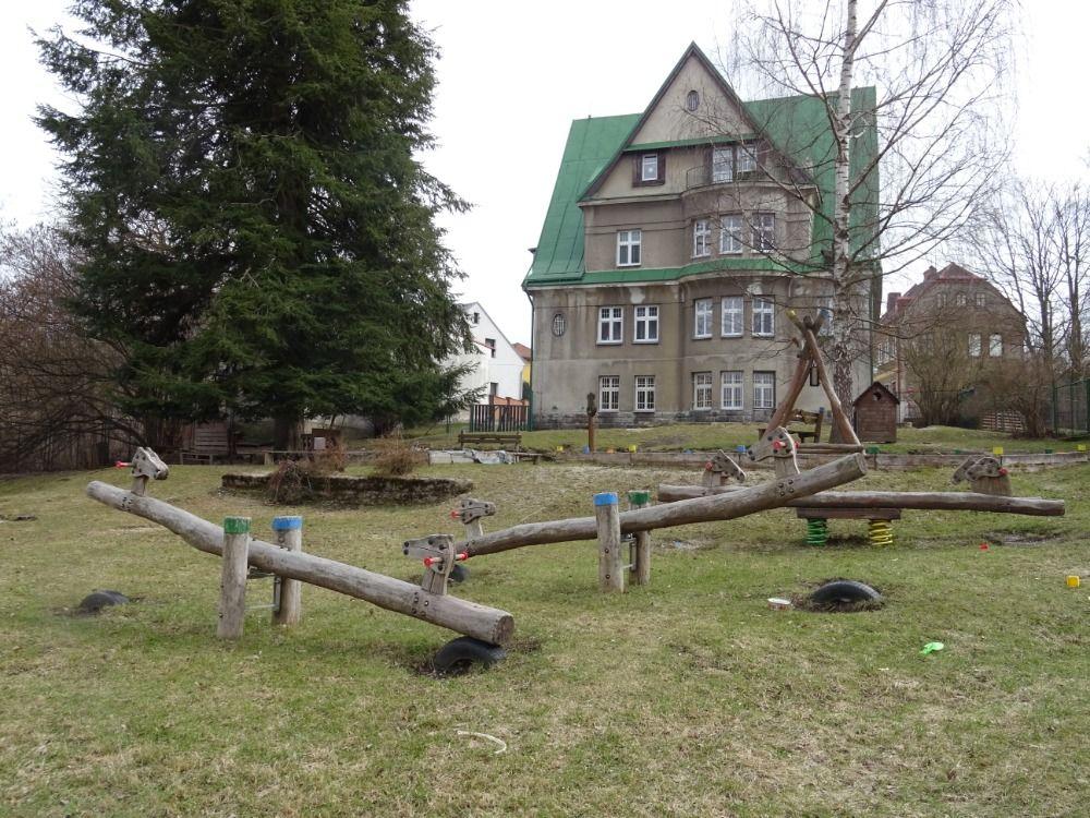 Školku v Lovecké čeká sanace vlhkého zdiva a úprava zahrady