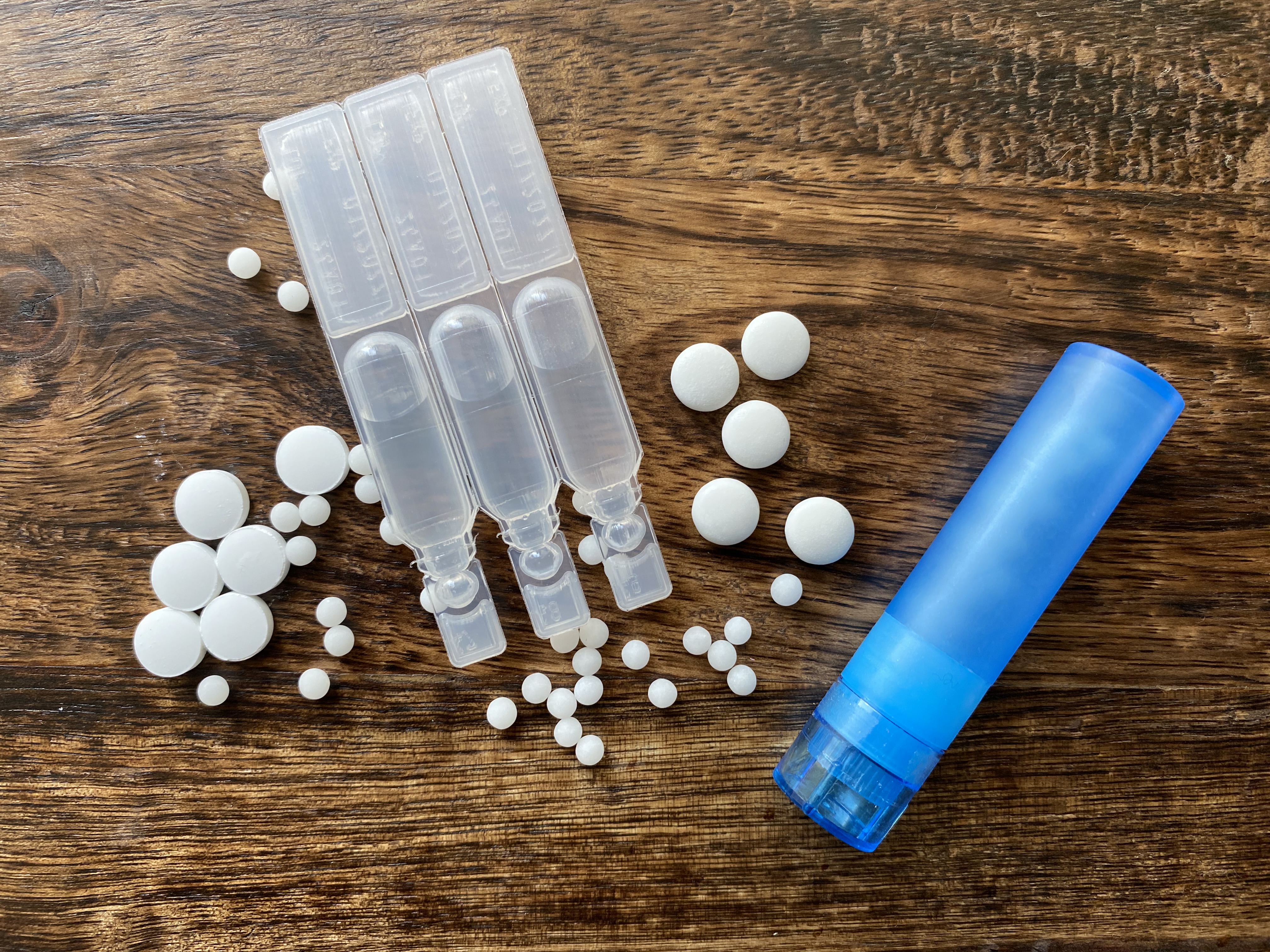 Jednosložkové vs. vícesložkové homeopatické léčivé přípravky