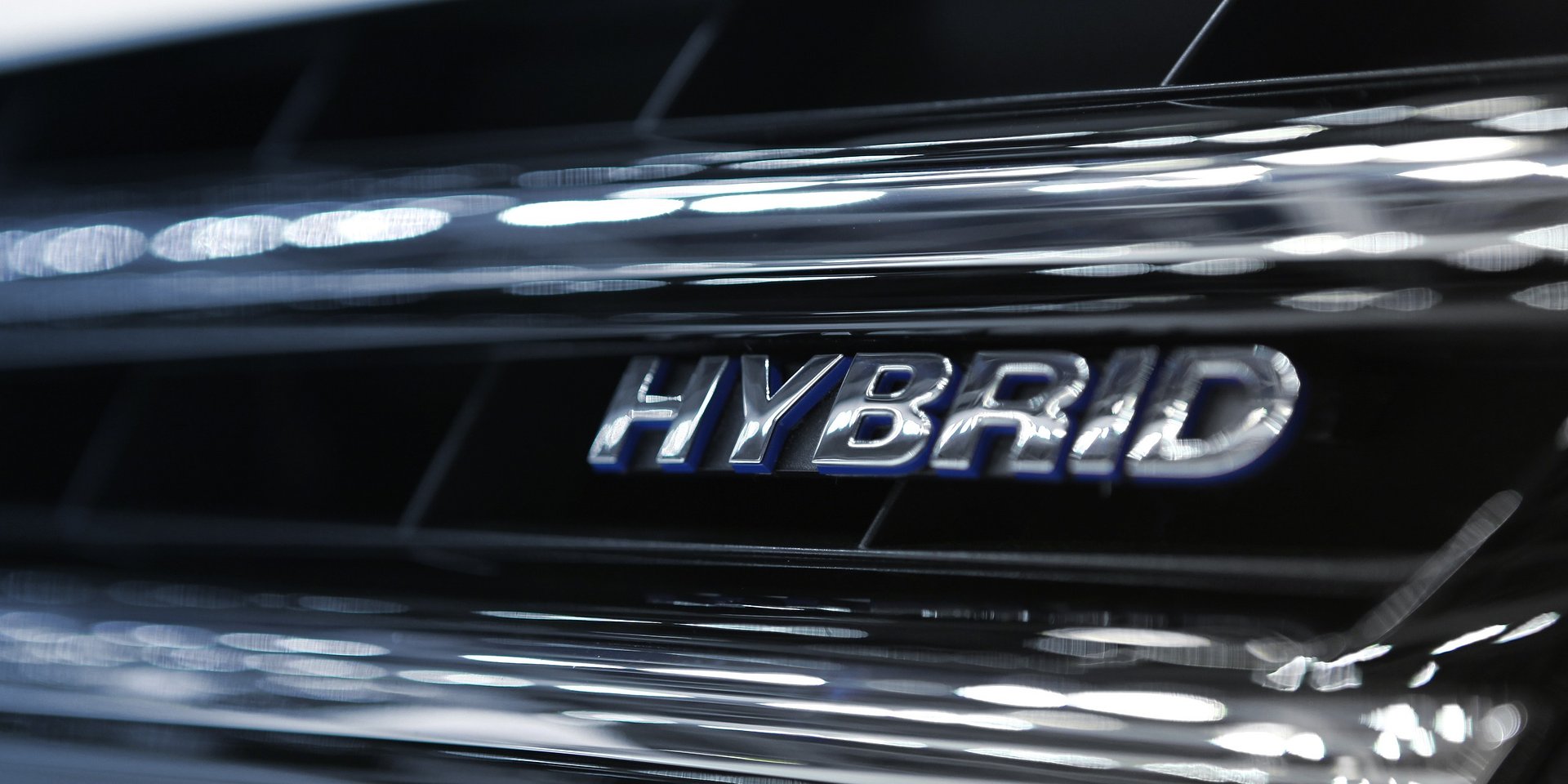 Dlaczego hybrydy wymagają innego oleju silnikowego?