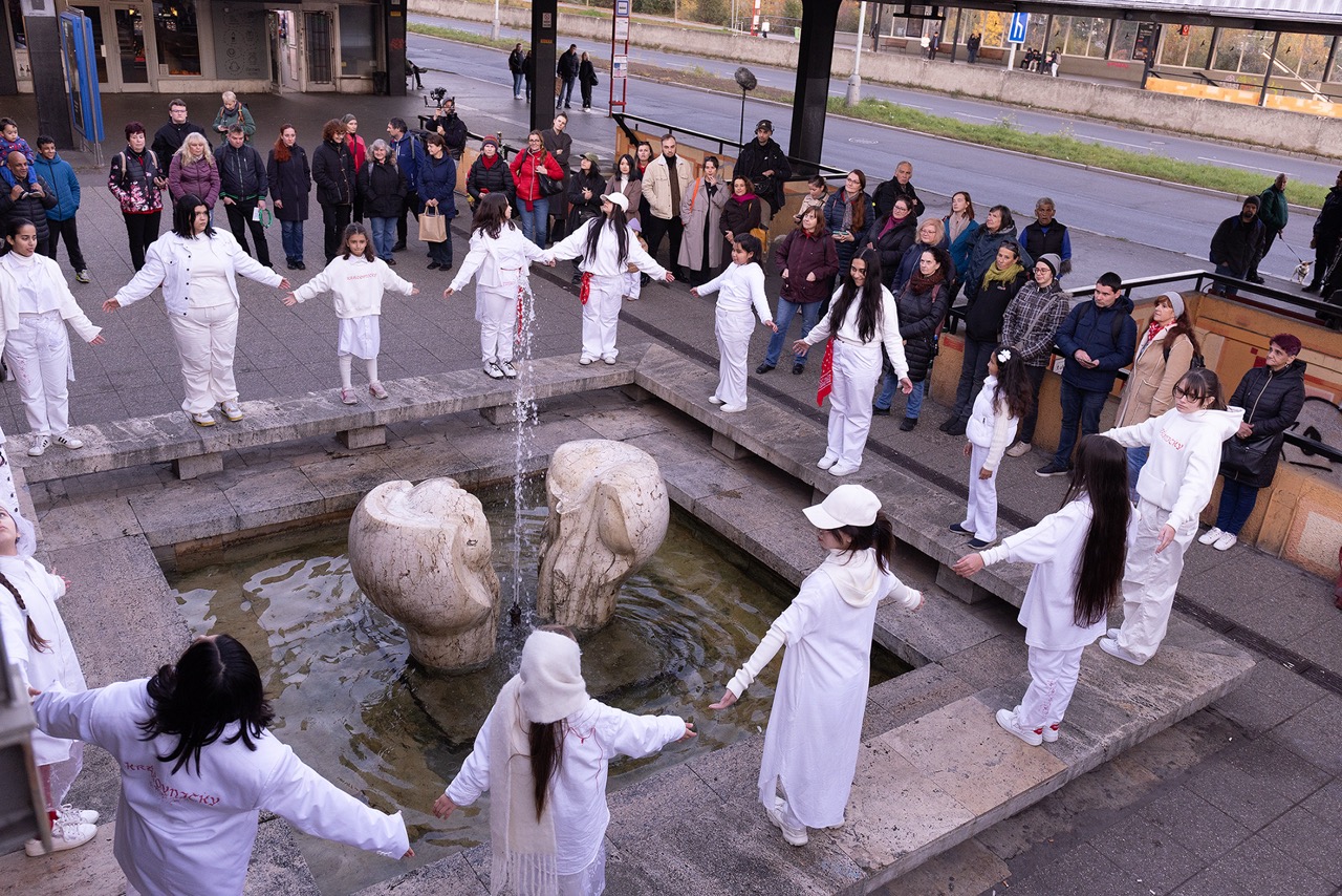 Královničky a řeka, Jakub Jahn a kolektiv © Adéla Vosičková