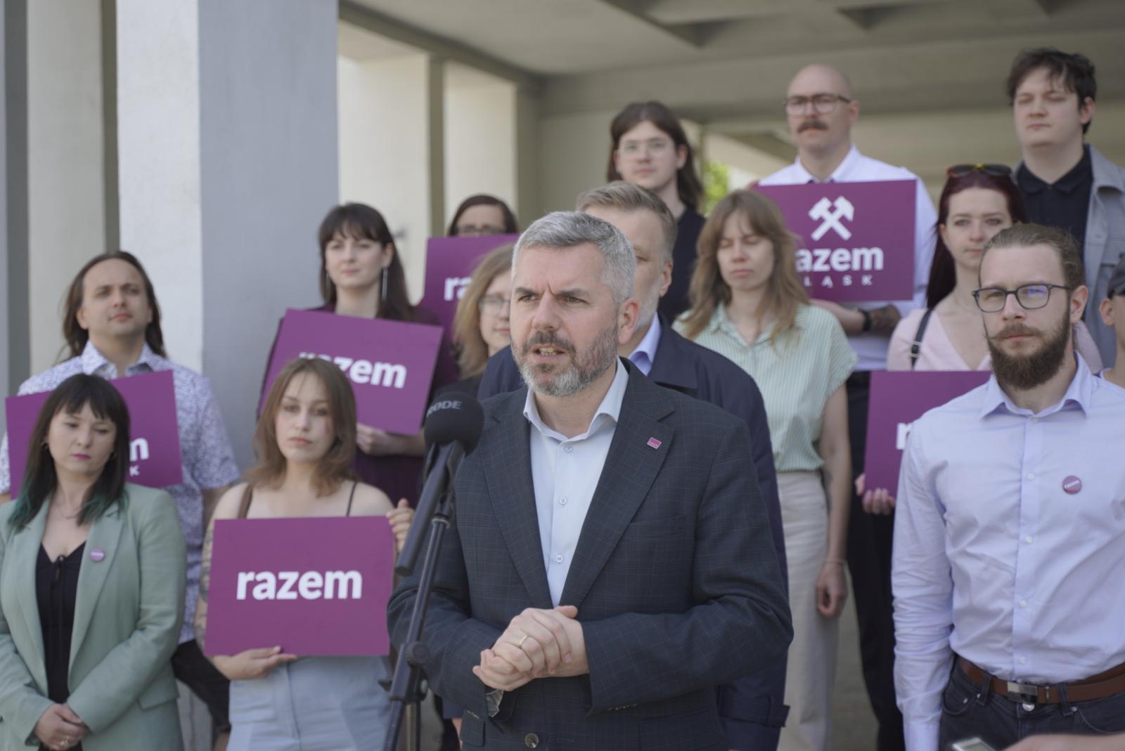 Maciej Konieczny podczas konferencji w Gliwicach fot. Bartosz Miszta z Razem (do swobodnego wykorzystania)