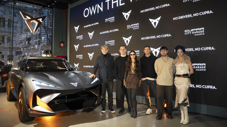 CUPRA prezentuje „Own the Wheel” – 
wystawę sztuki poświęconą odzyskiwaniu kontroli i życia tu i teraz