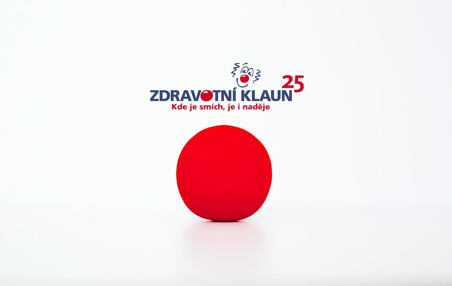 Úsměv jako rohlík: Rohlík.cz spojil síly se Zdravotním klaunem k Mezinárodnímu dni úsměvu