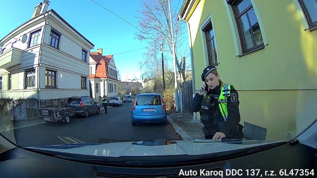 Střípky městské policie: od ztracené paměti po smutného papouška