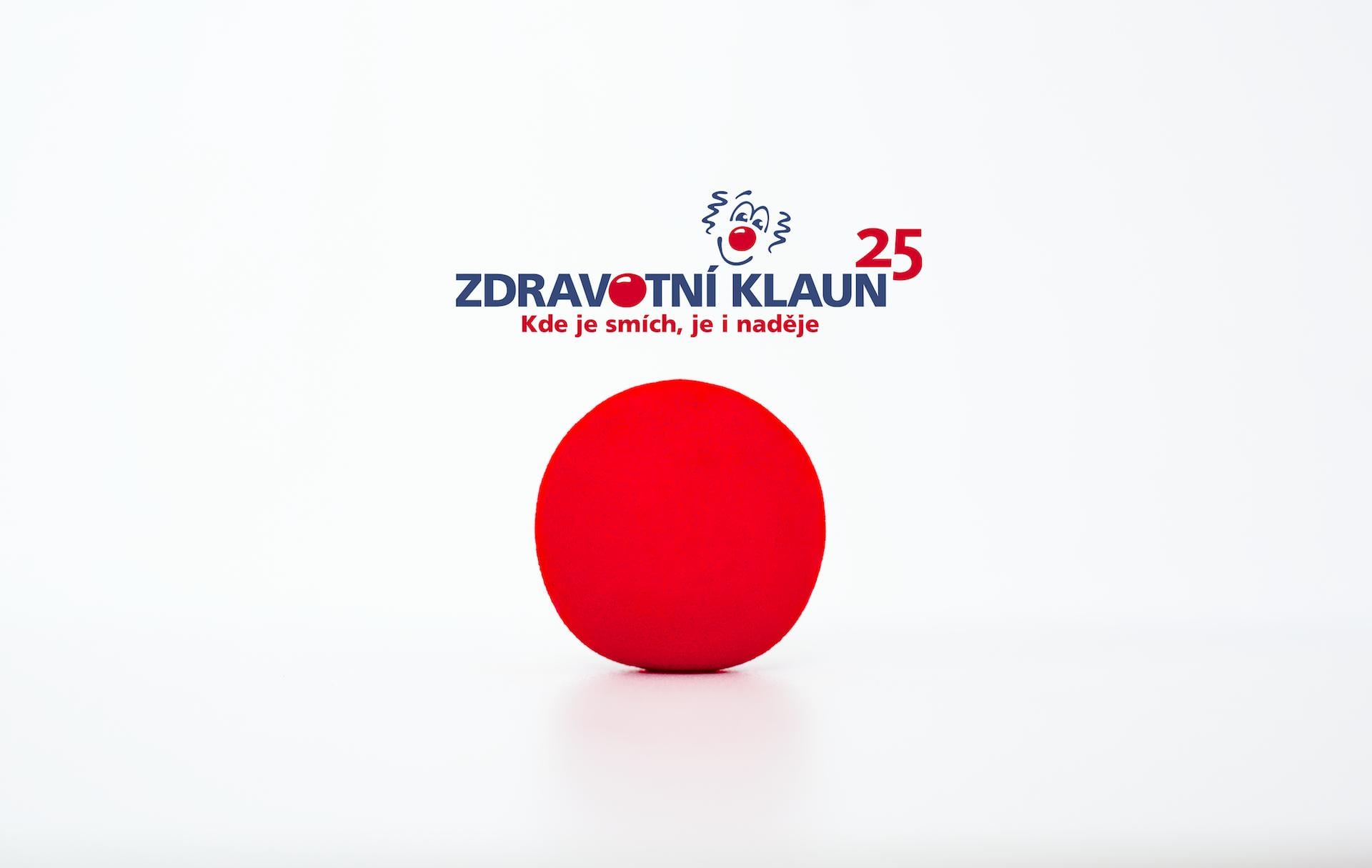 Úsměv jako rohlík: Rohlík.cz spojil síly se Zdravotním klaunem k Mezinárodnímu dni úsměvu