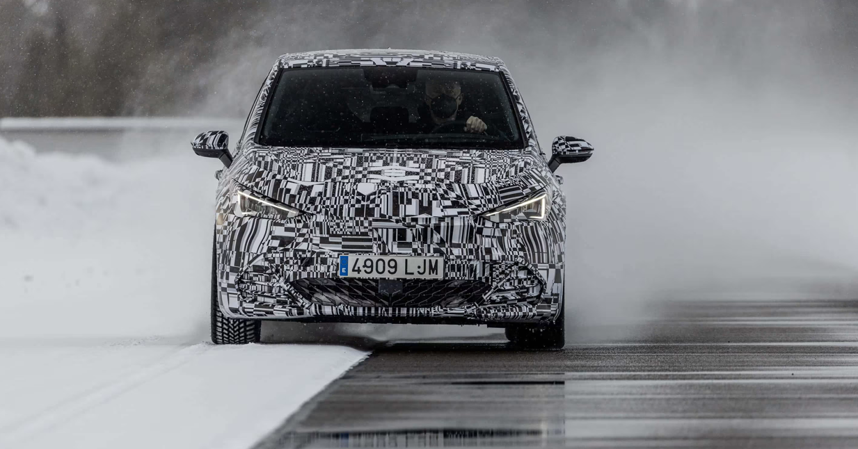 Od arktycznego mrozu po pustynny żar i wymagające tory wyścigowe.
Jak testowane są modele marki CUPRA?