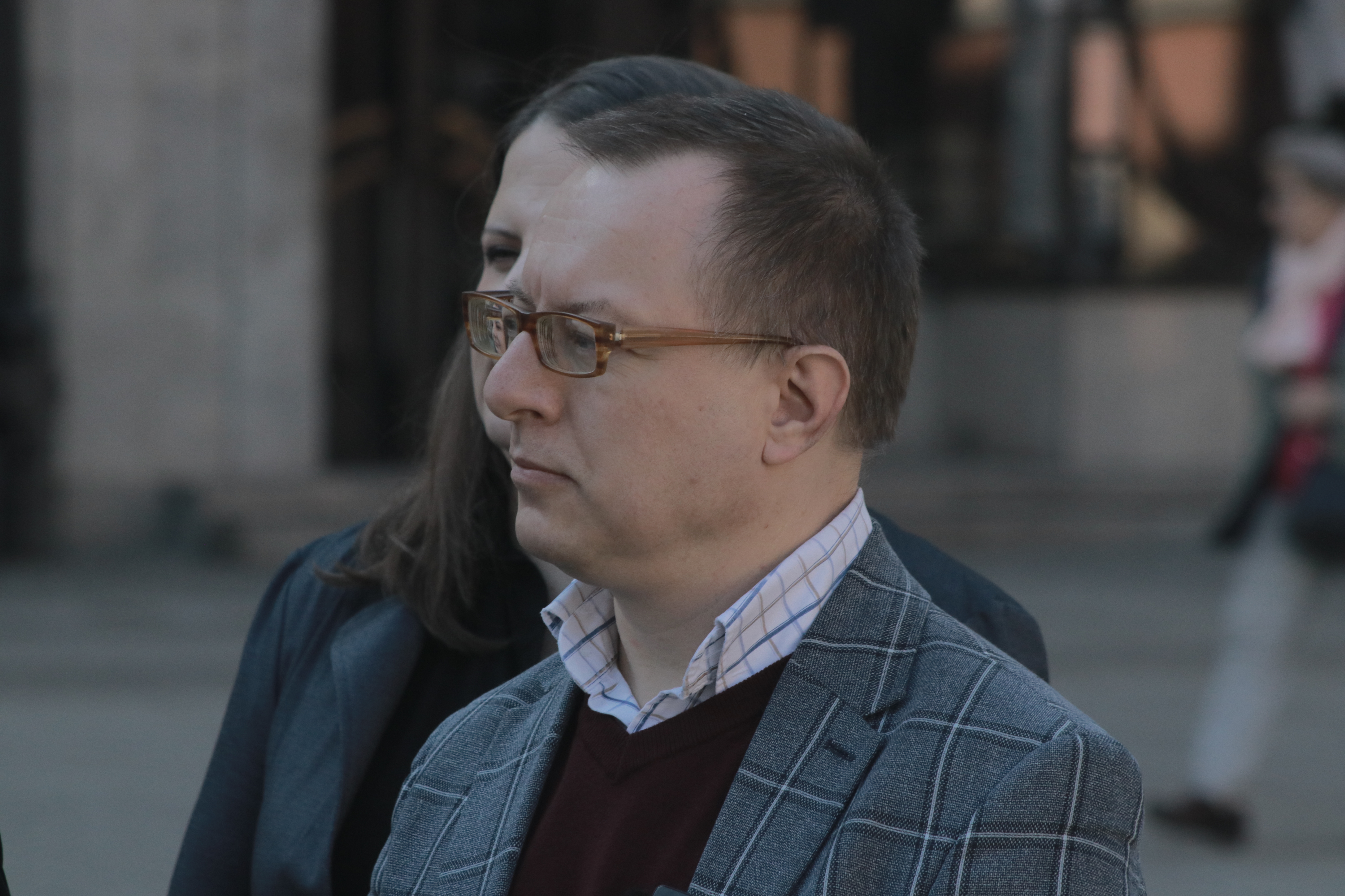 Iwo Augustyński podczas konferencji o programie SAFE + Atom fot. Jędrzej Boruczkowski z Razem (do swobodnego wykorzystania)
