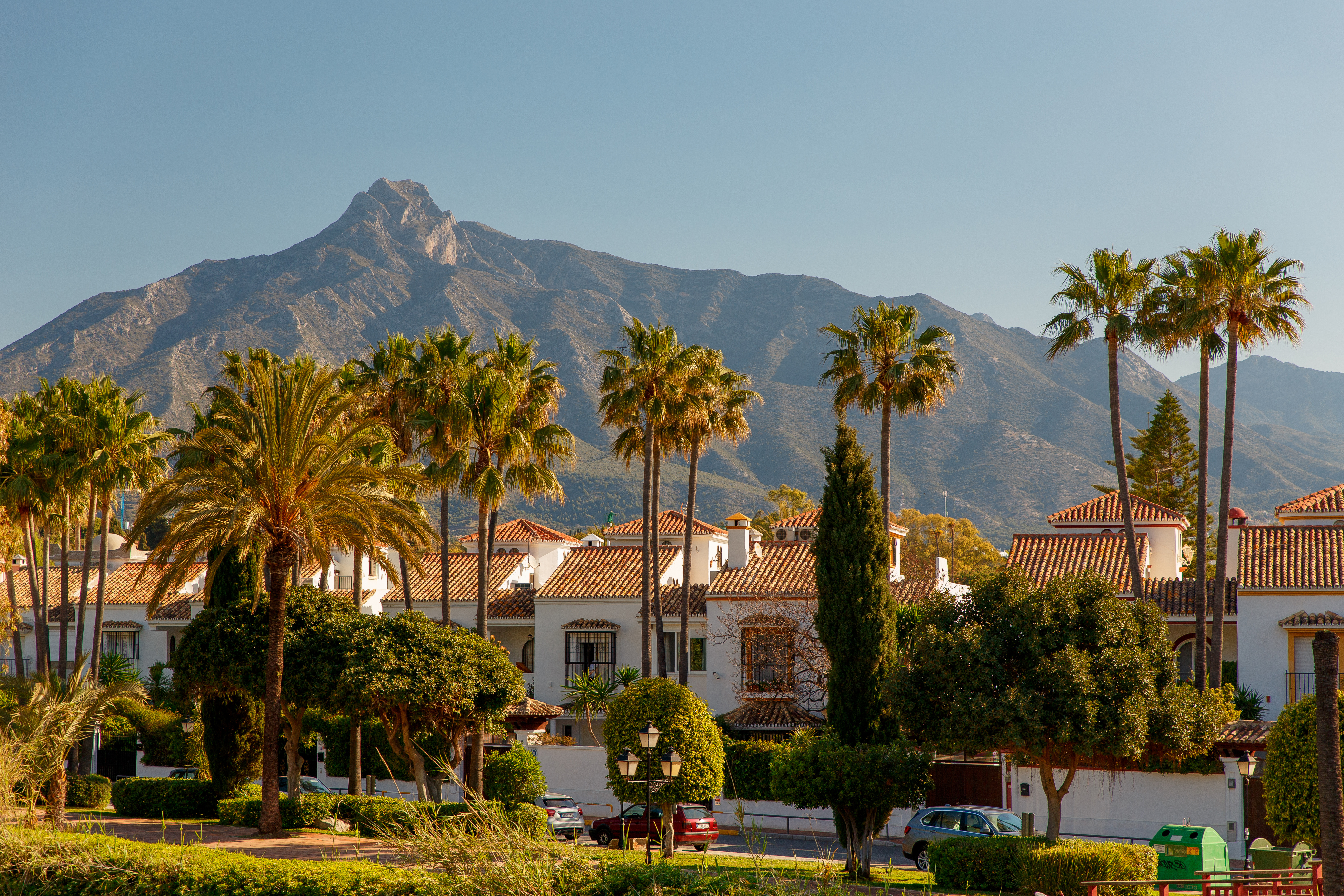 Hiszpania jako bezpieczny drugi dom. Polacy kupują nieruchomości na Costa del Sol z myślą o wojnie