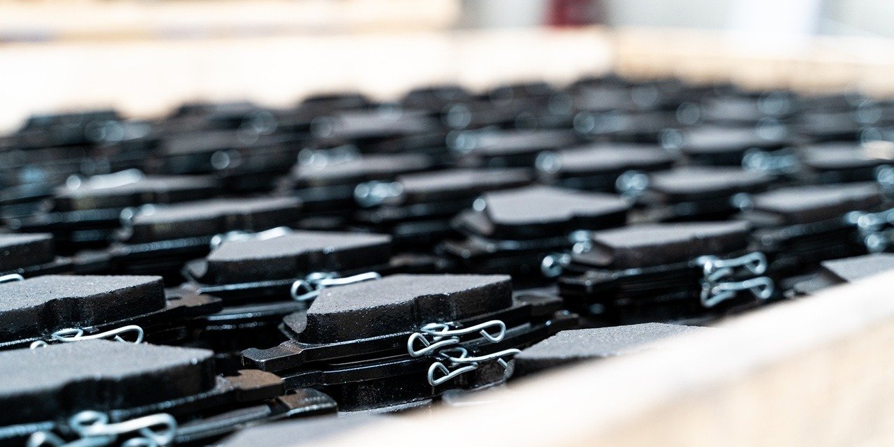 Sztuczna inteligencja wspiera TMD Friction w poszukiwaniach idealnej mieszanki ciernej