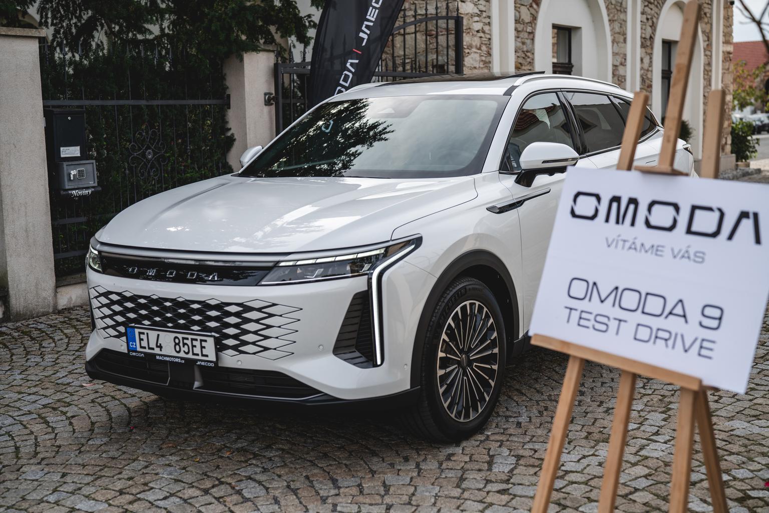Nová OMODA 9 v akci: novináři a ambasadoři si vyzkoušeli první český testdrive