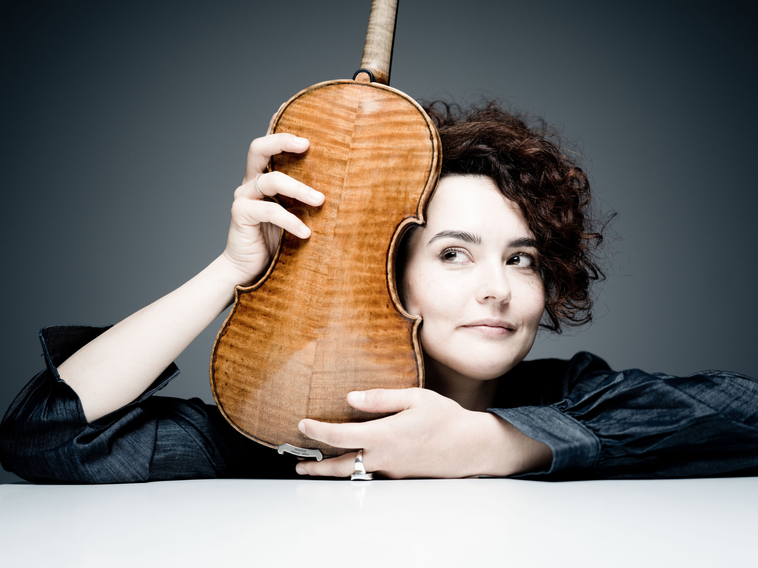 Začíná 92. sezóna Pražských symfoniků. Alena Baeva zahraje Beethovenův Houslový koncert D dur