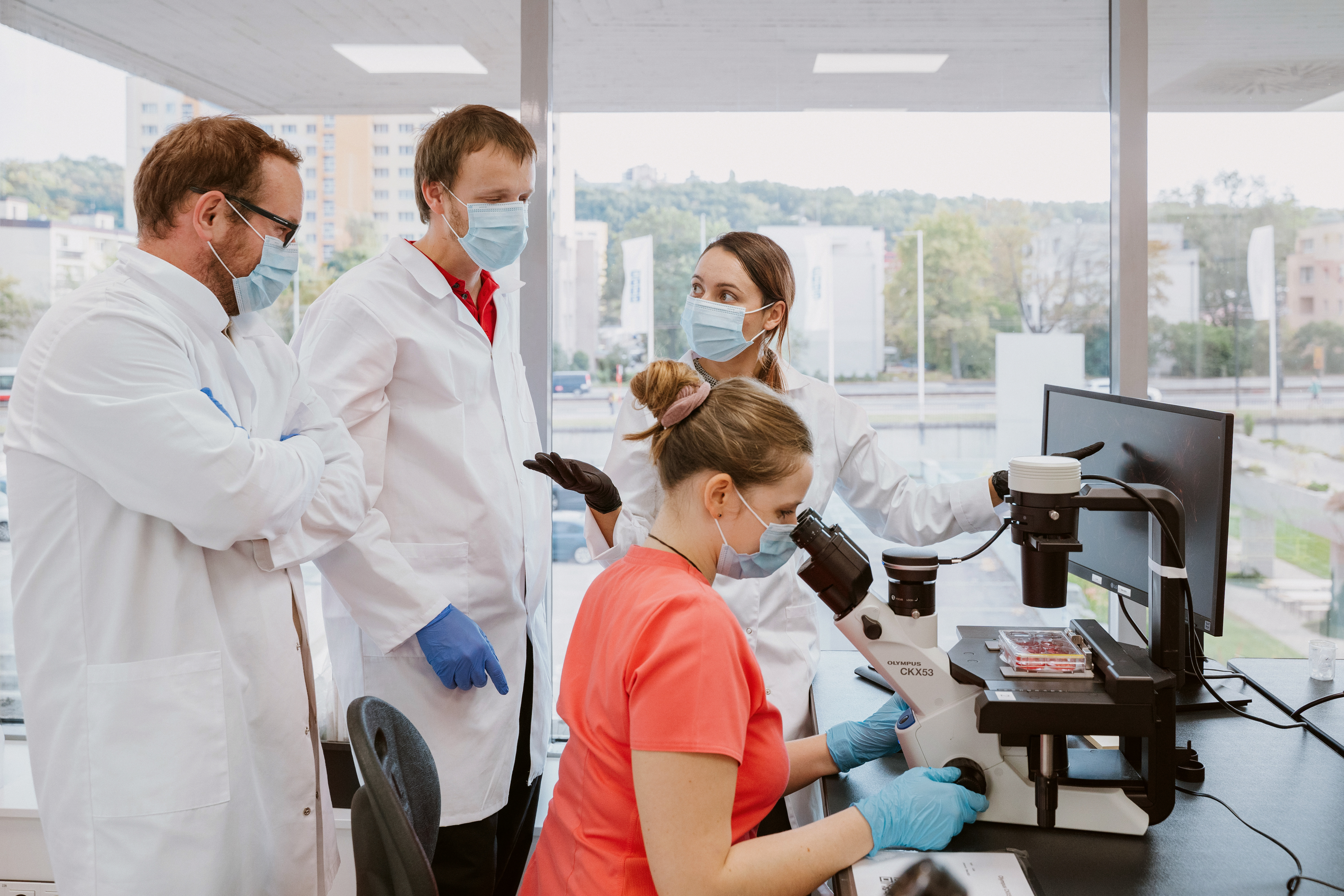 BeneMeat team v laboratoři