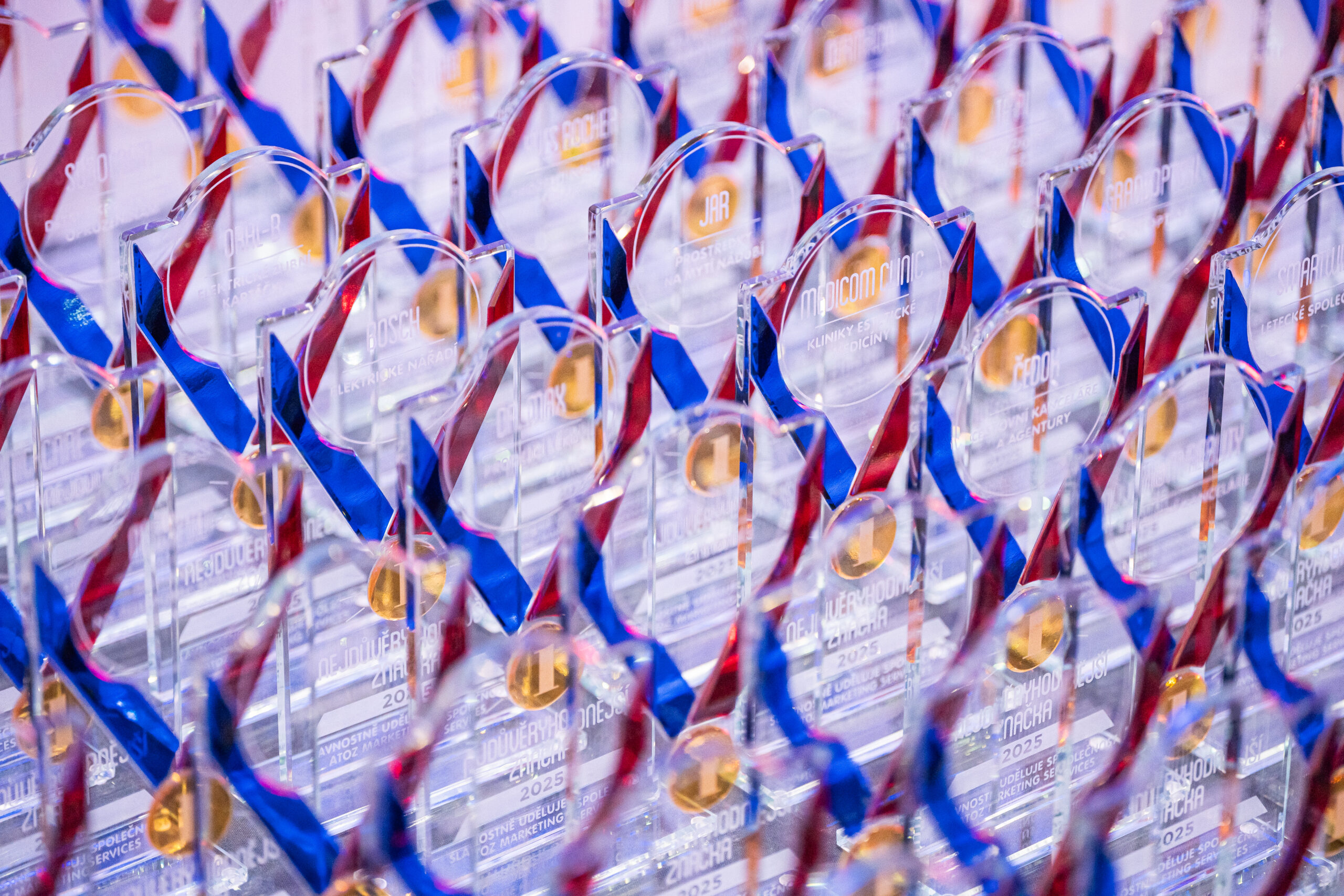 Rohlík znovu triumfuje: obhájil titul Nejdůvěryhodnější značka roku 2025 v kategorii e-shop s potravinami