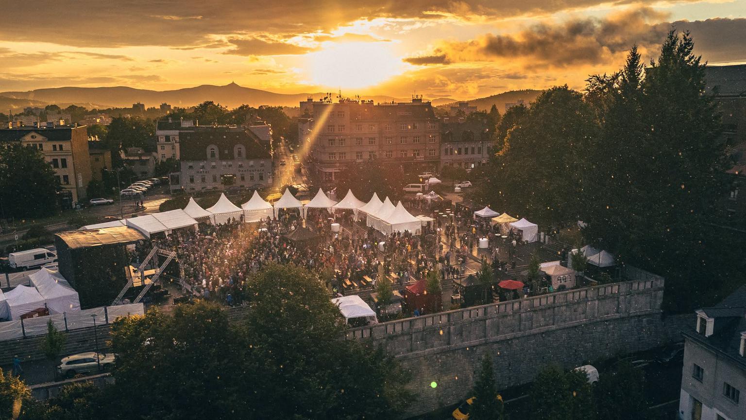 Od čtvrtečního večera na Horním náměstí neparkujte