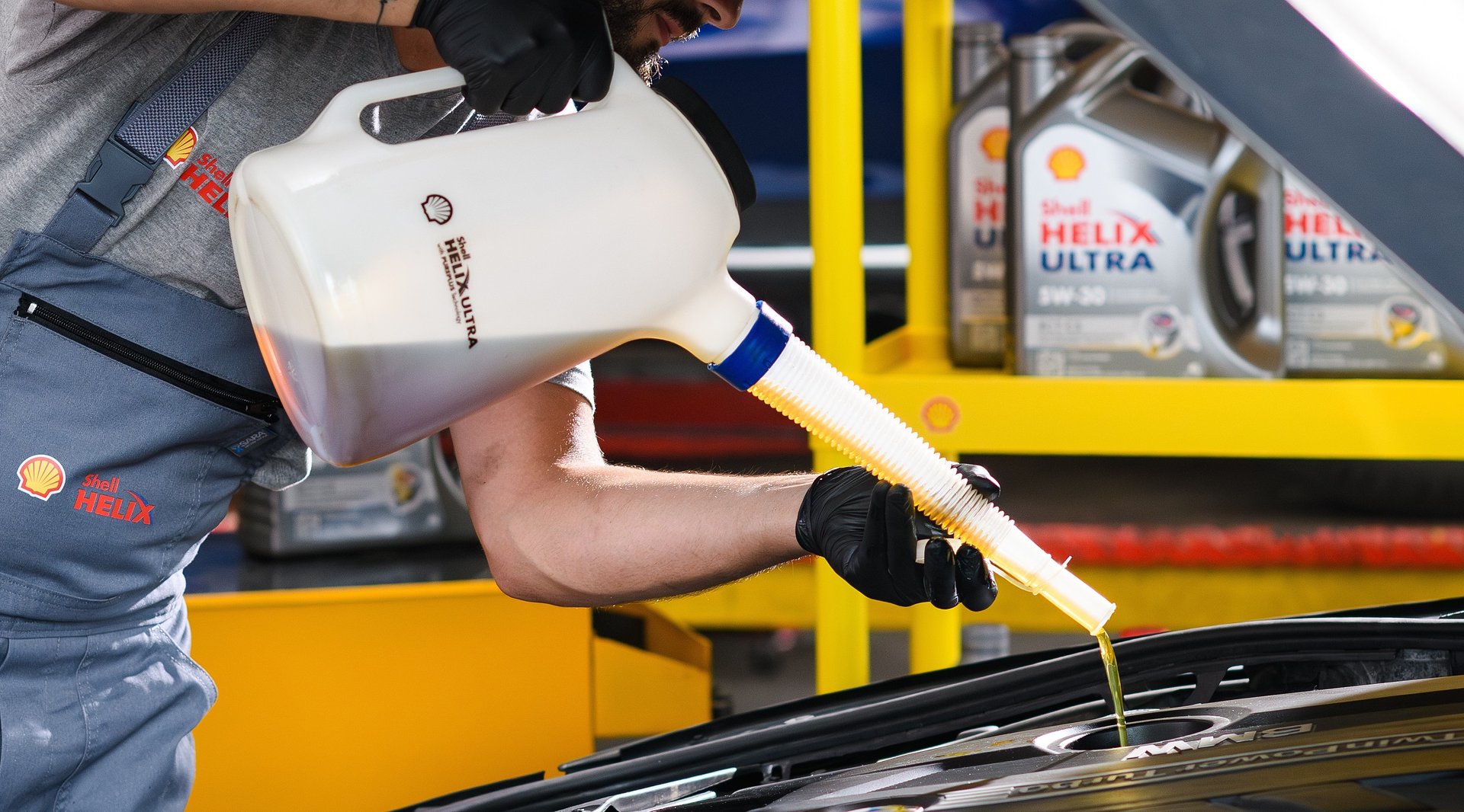 Oleje Shell Helix w technologii GTL – innowacyjne rozwiązania dla mechaników