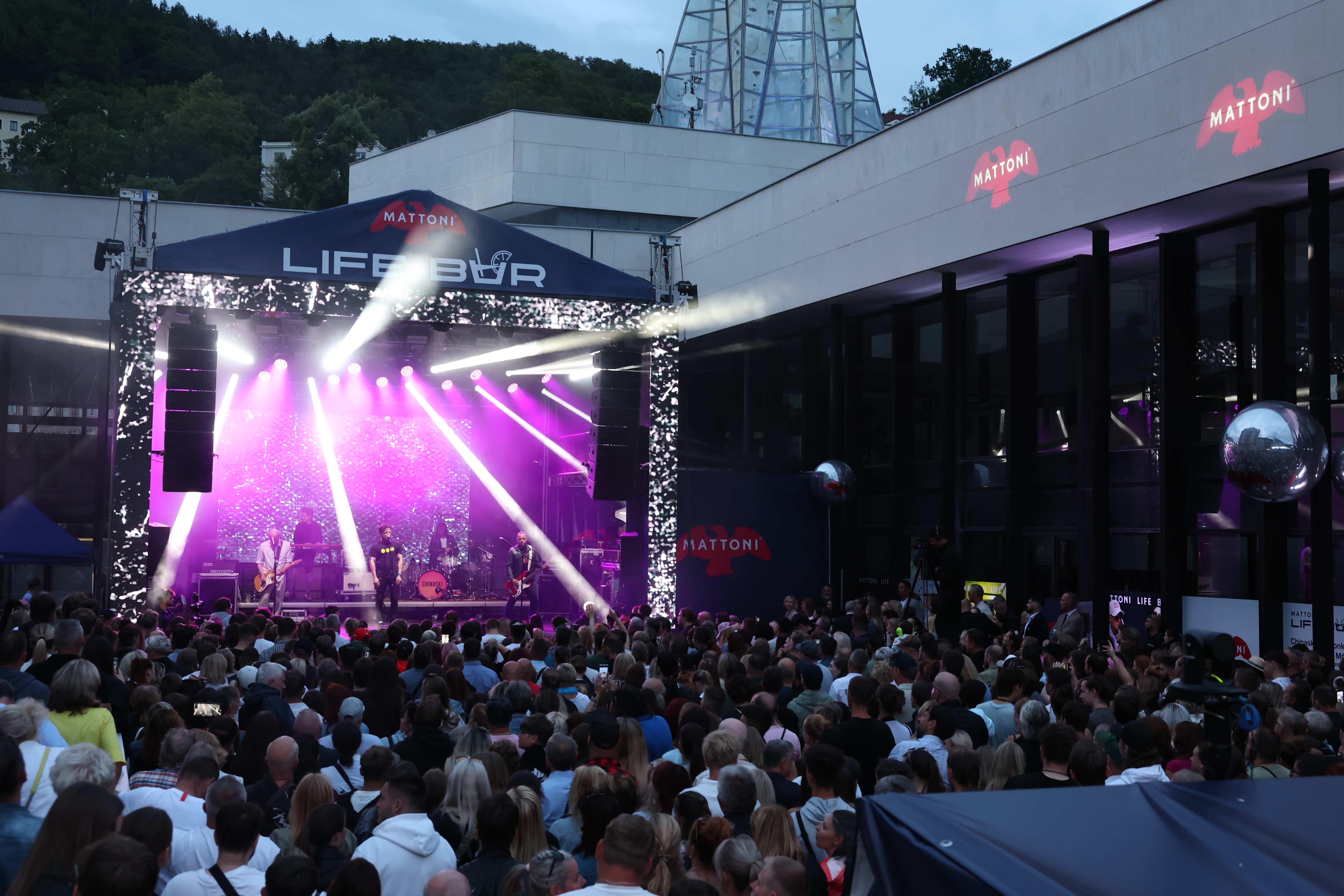 Od koncertů po červený koberec. Mattoni na KVIFF opět nabídla nespočet festivalových zážitků