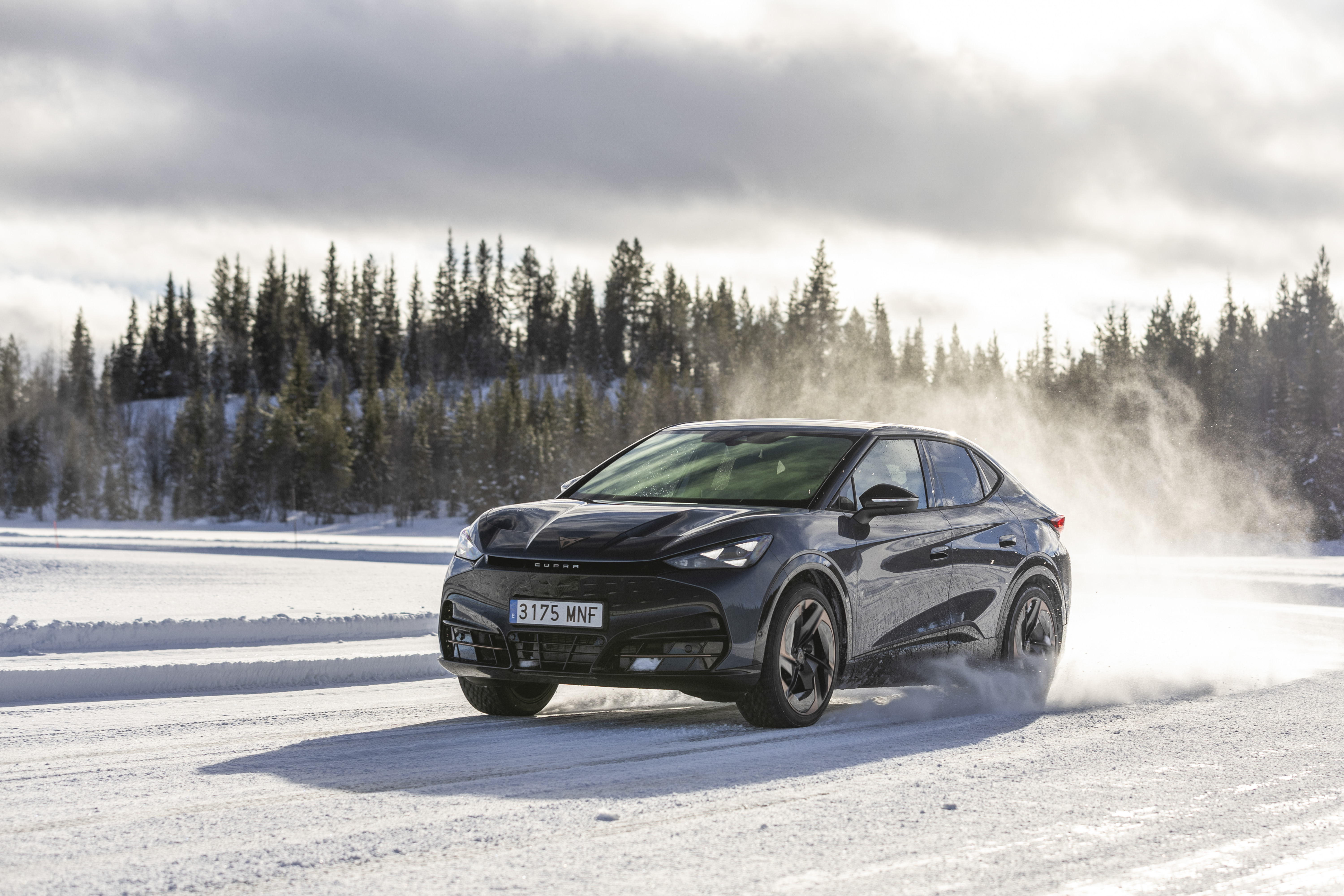 Samochody stworzone do zimowych wyzwań. Przegląd modeli 4x4 w ofercie CUPRA