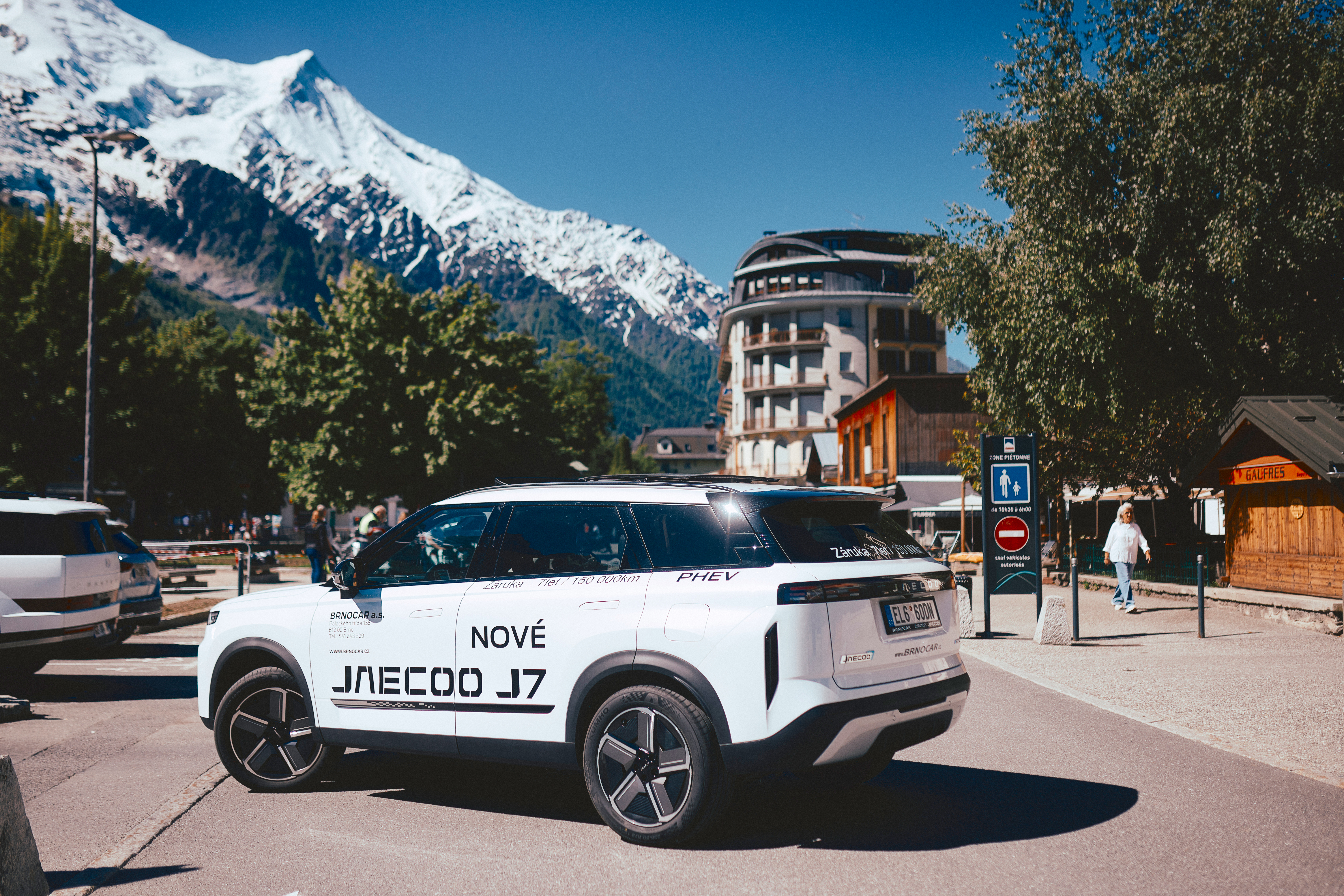 Z Prahy pod Mont Blanc bez tankování: Jaecoo 7 SHS otestoval horolezec Bernát