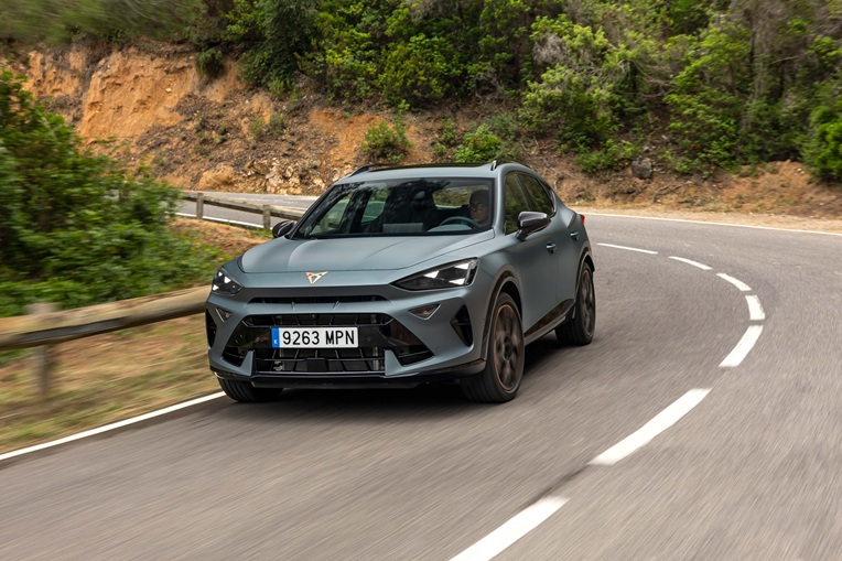 CUPRA Formentor: sportowy charakter bez kompromisów.
Teraz z rabatem do 10 000 zł