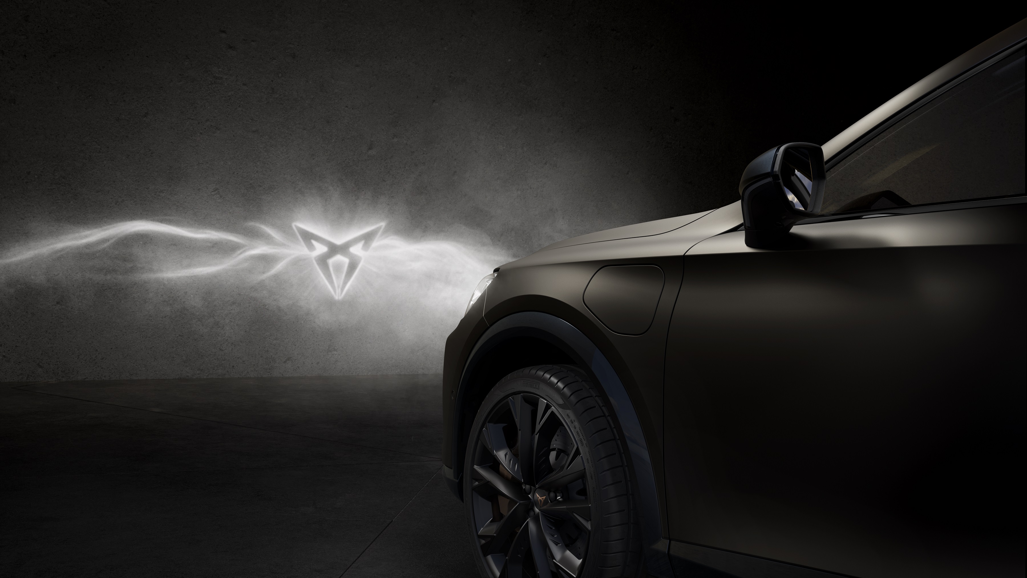 CUPRA odświeża modele Formentor i Leon – nowości to reflektory Matrix LED Ultra, system Front Cross Traffic Assist oraz nowy kolor Dark Void