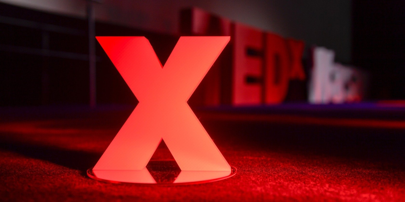 TEDxWarsaw 2026: Między algorytmem a intuicją