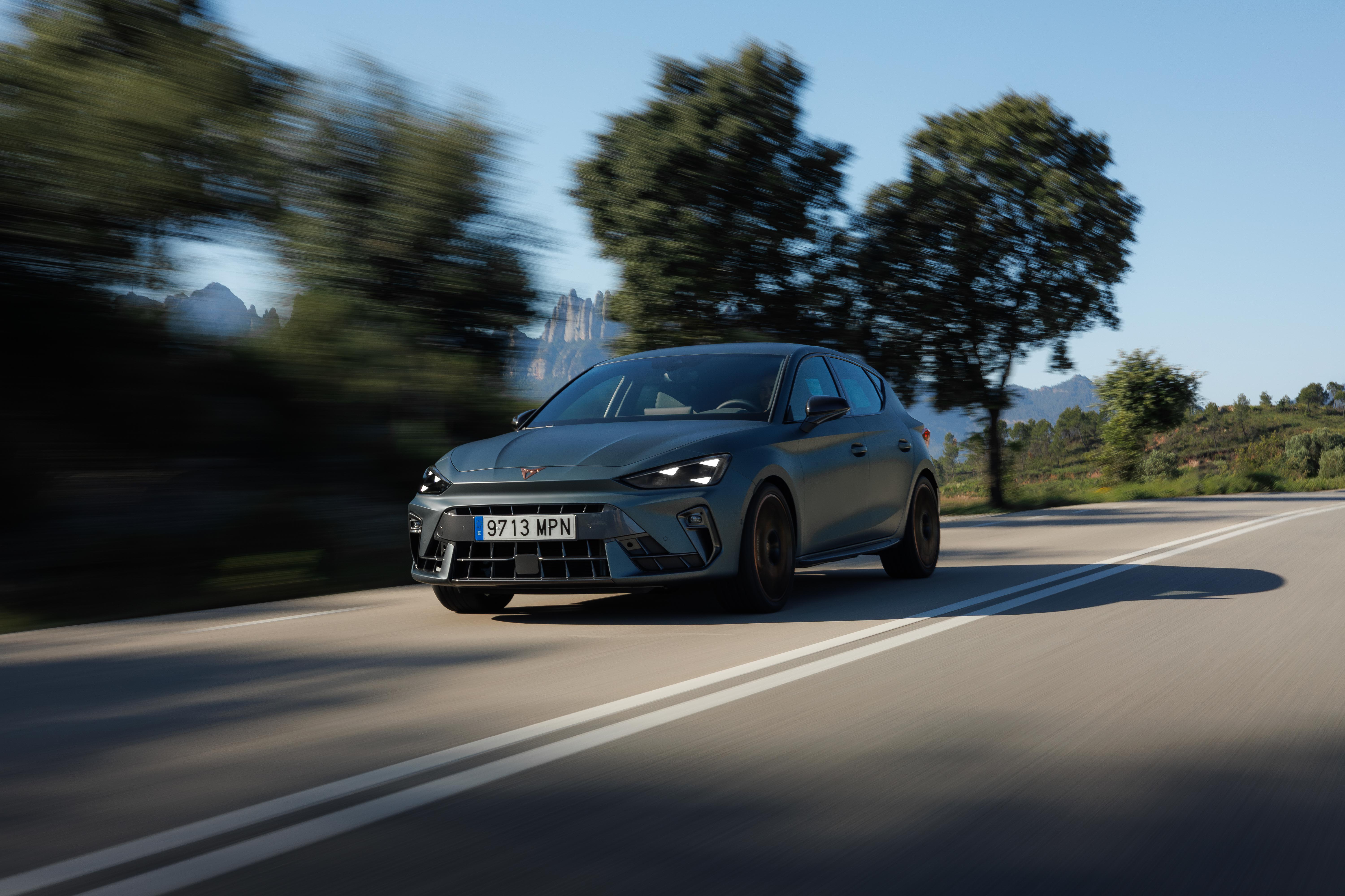 Polacy stawiają na miękkie hybrydy. Jakie auta MHEV znajdziemy w gamie marki CUPRA?