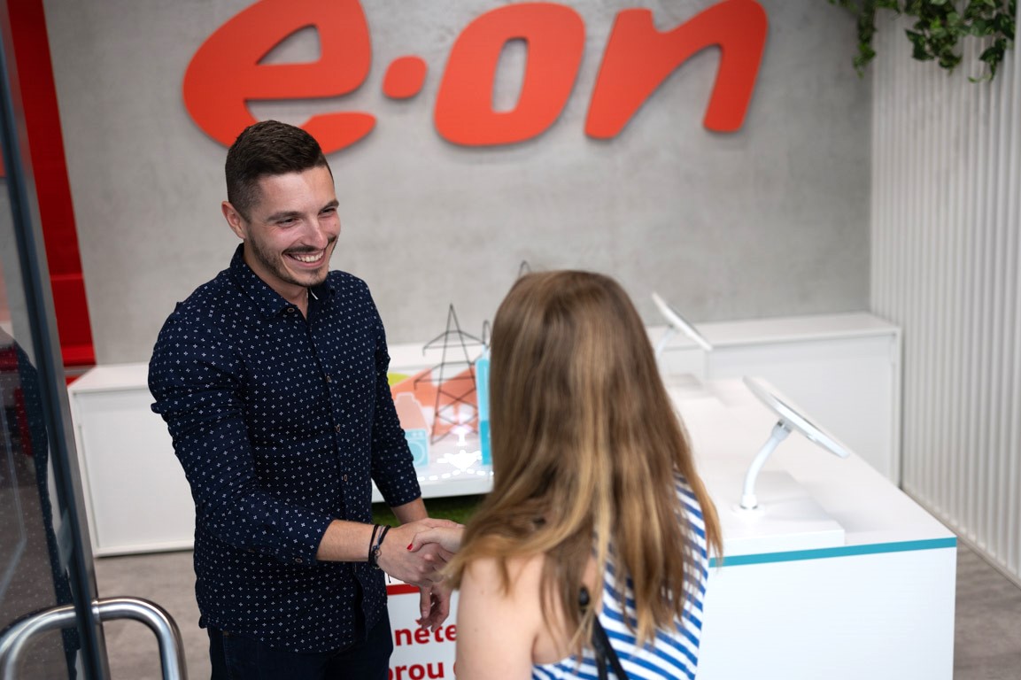 E.ON opět zlevňuje fixované ceníky pro nové klienty. Noví zákazníci ušetří za elektřinu i plyn