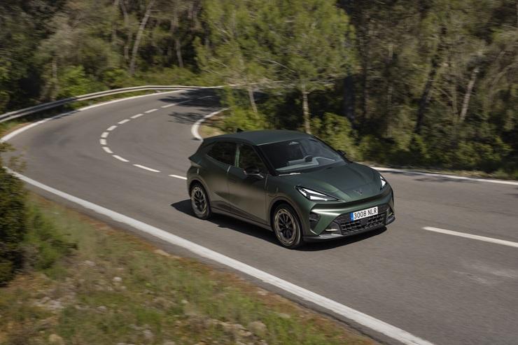 CUPRA Raval już na polskich drogach. Elektryczny hatchback od 99 900 zł!