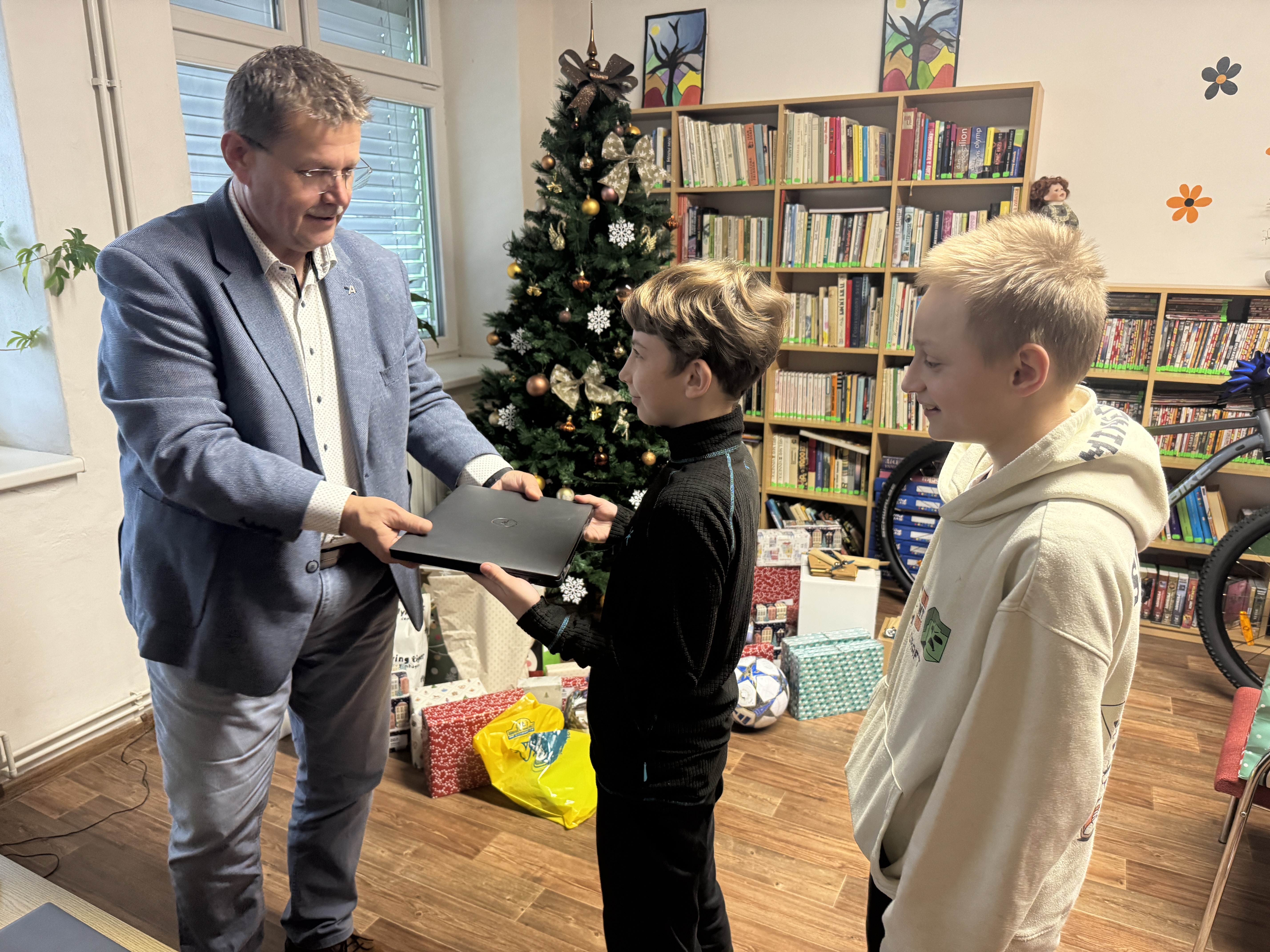 Druhá šance pro vyřazené notebooky: Pomoc při vzdělávání dětí z dětského domova