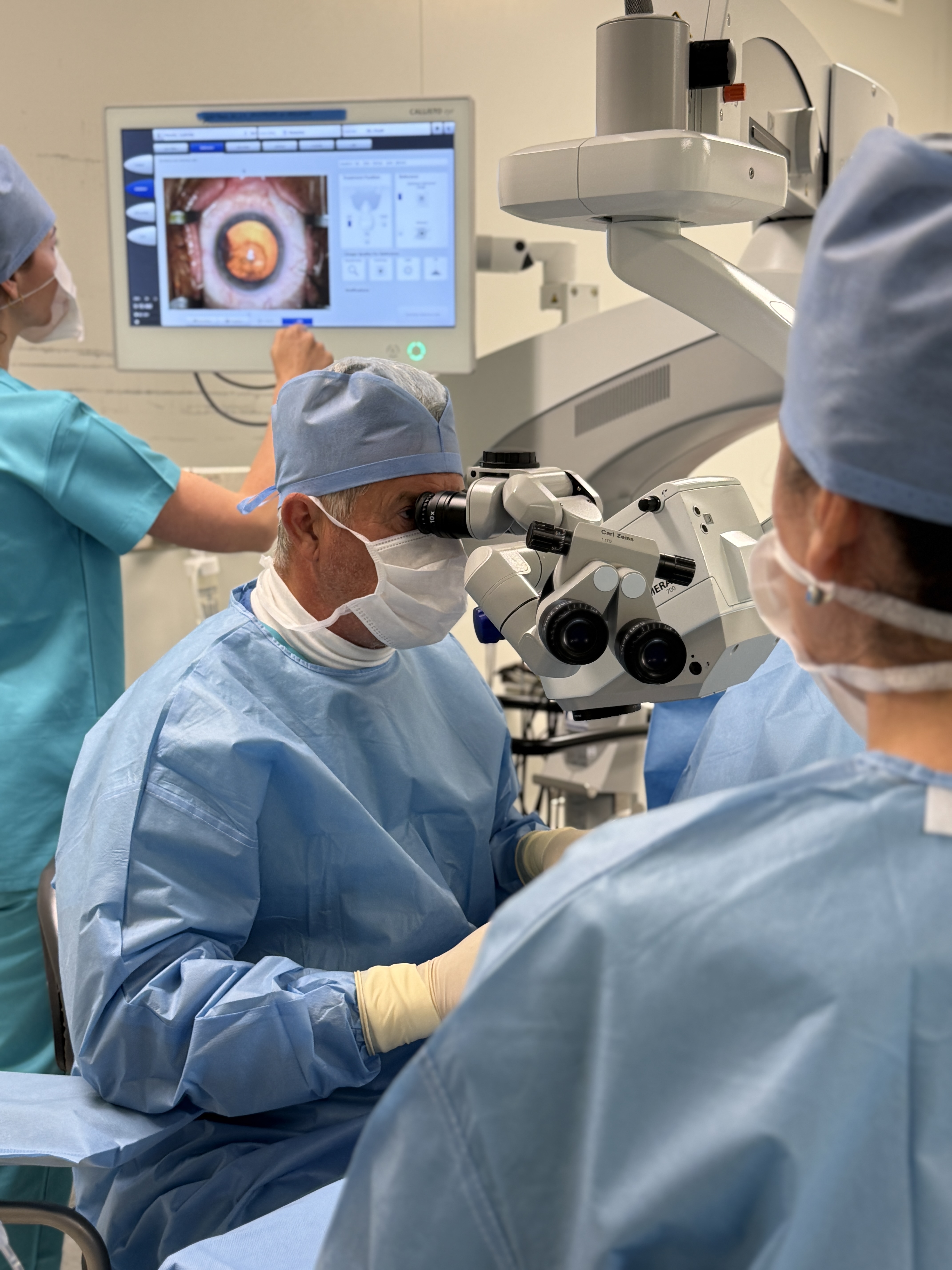 Operace šedého zákalu zásadně zlepšují kvalitu života Čechů. Ušetří stovky miliard a život ve zdraví prodlouží o 2,6 roku