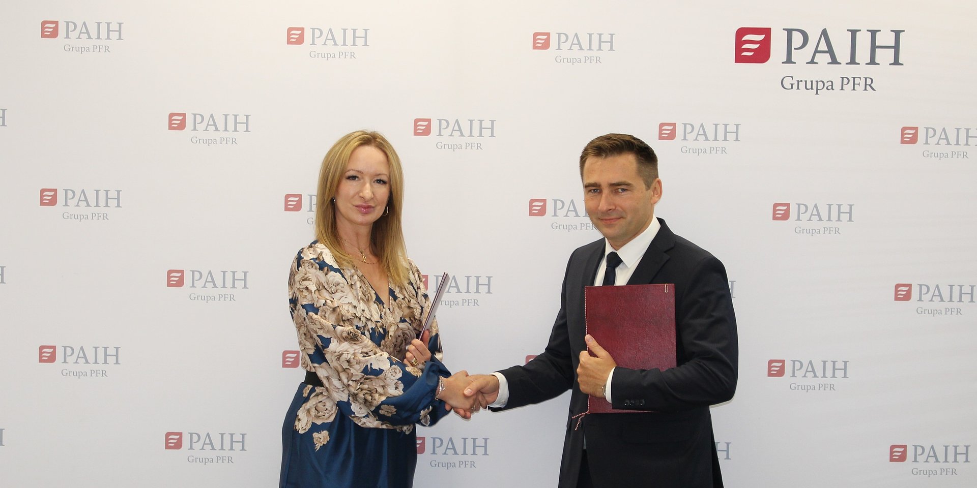 CROSS-BORDER PO POLSKU I W INNYCH JĘZYKACH