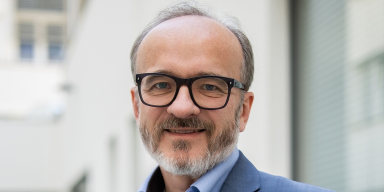 Na zatmění Slunce se můžete dívat jen pár sekund. Následky mohou zůstat celý život