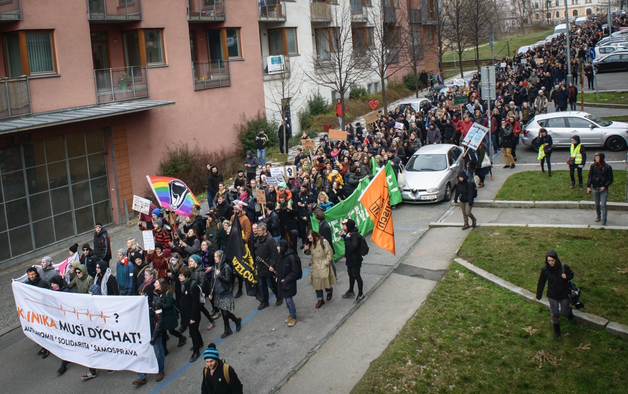 Petr Zewlakk Vrabec, documentation of the protest action “Let the Clinic Breathe,” 2016