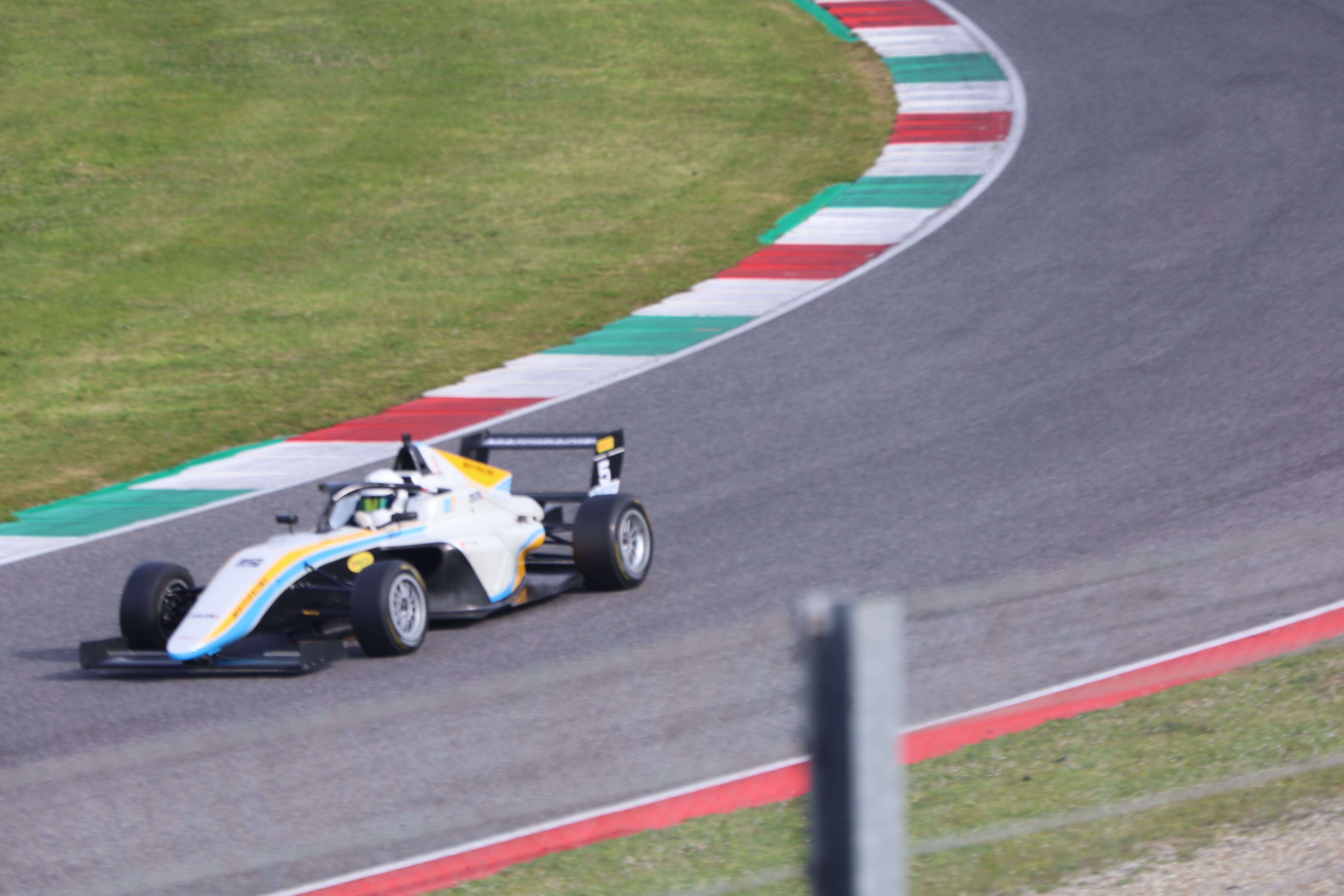 Rekordowa Stawka Formuły 4 na Red Bull Ring: Igor Polak Gotowy do Walki!