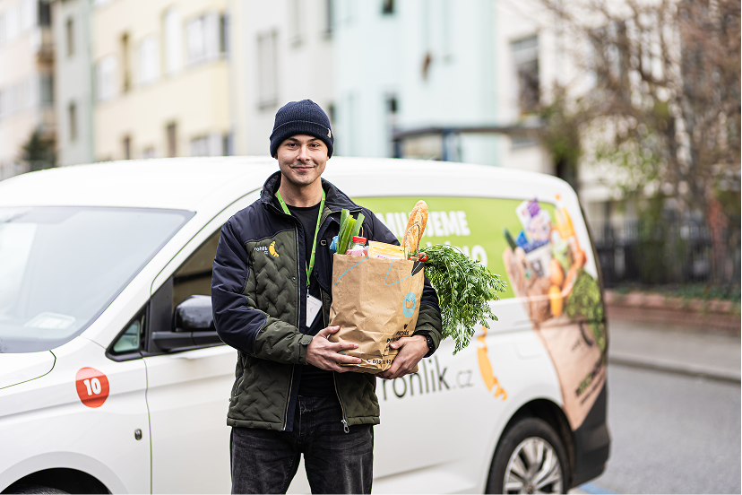 Rohlík investuje do kurýrů, aby posílil svůj špičkový zákaznický servis