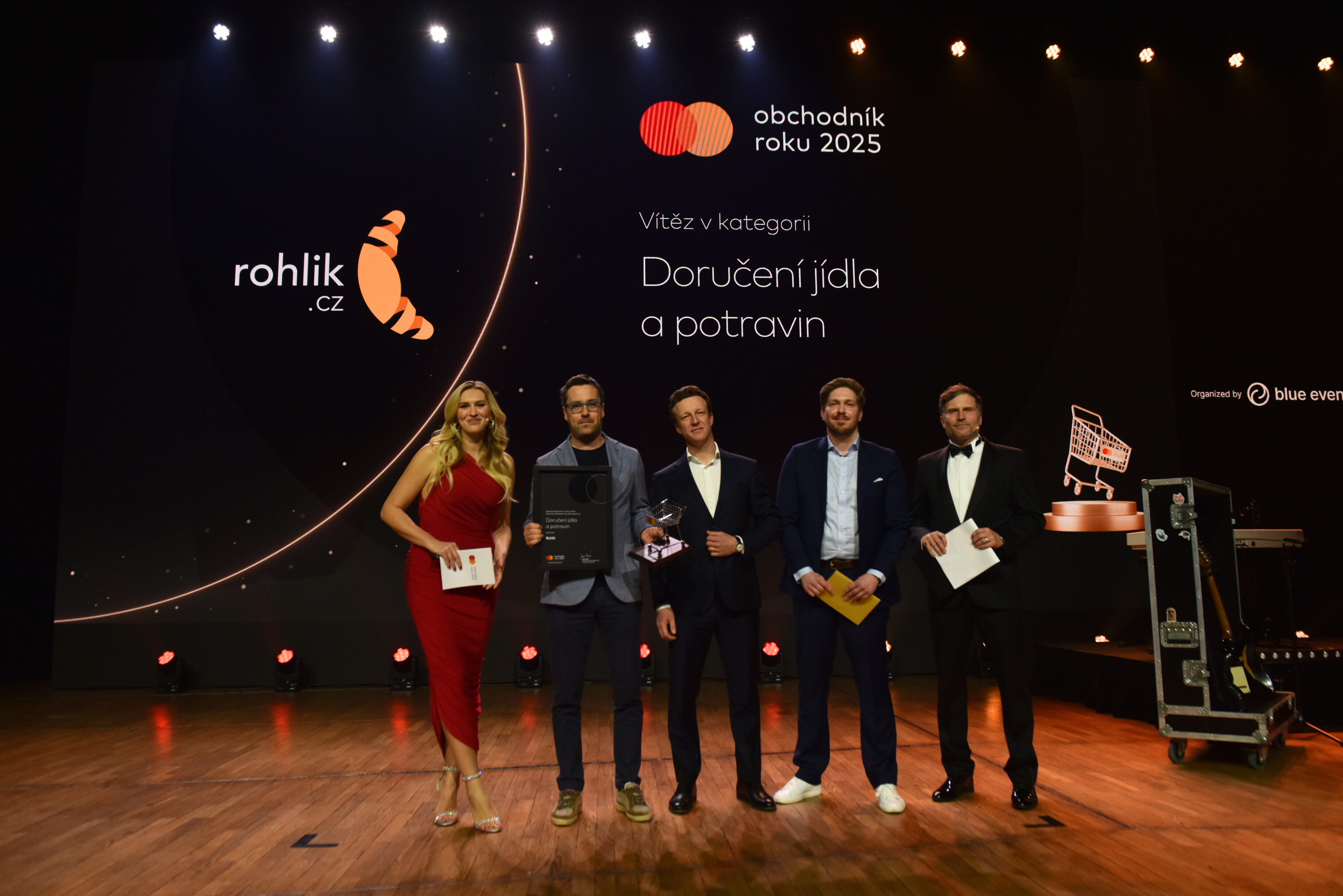 Rohlík obhájil vítězství v prestižním ocenění Mastercard Obchodník roku 2025