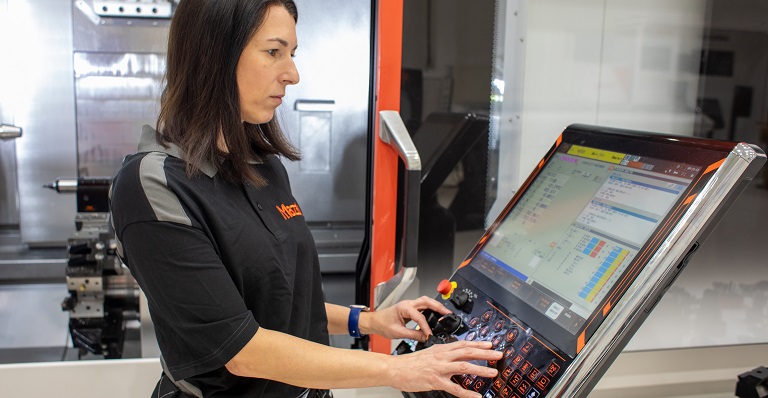 Měření efektivity CNC obrábění – proměňte data ve výkon