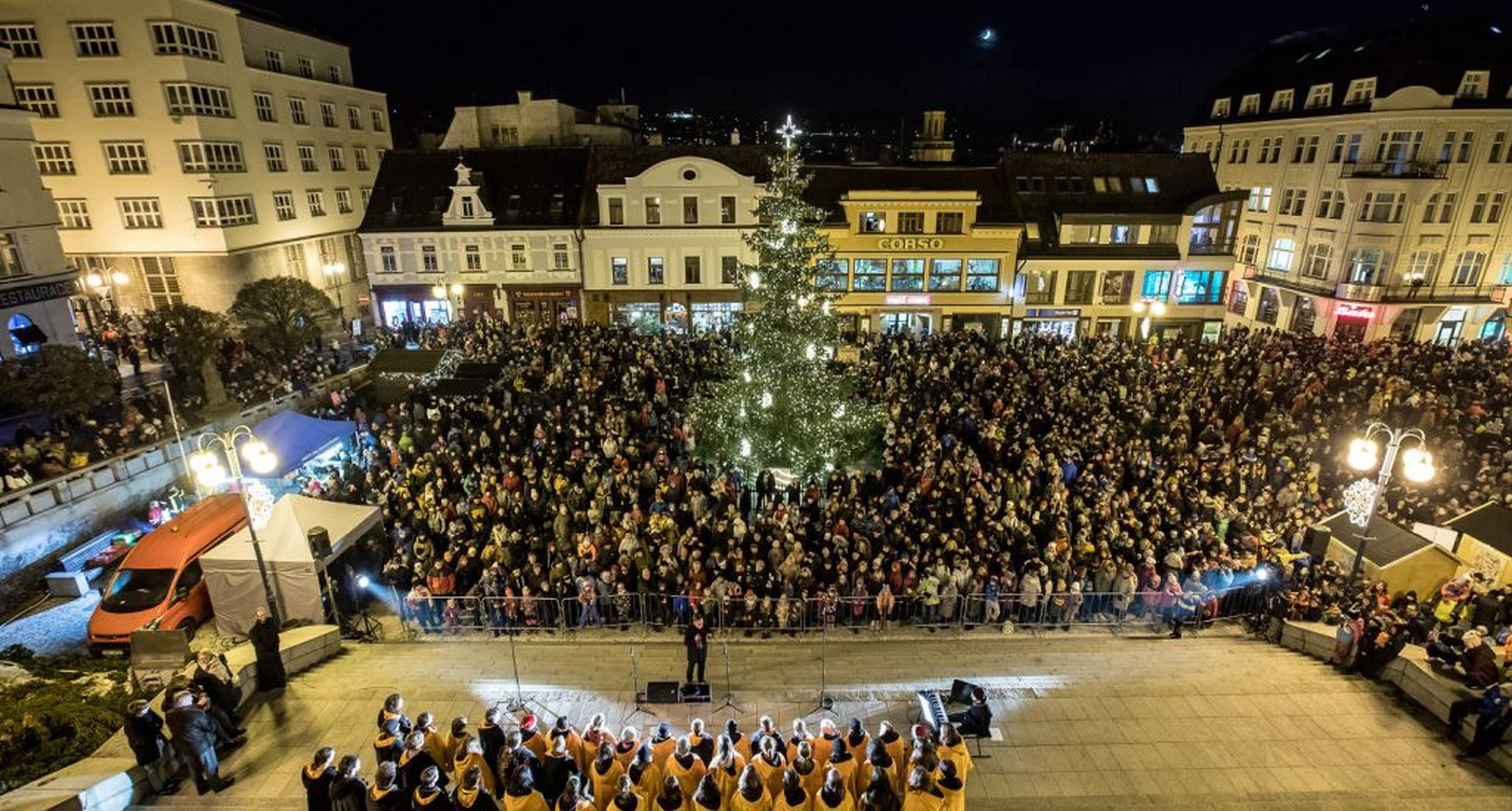 Jablonecký vánoční strom se rozsvítí o 1. adventní neděli