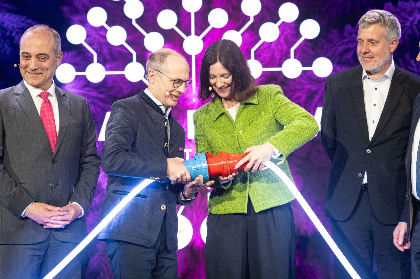 Distributoři EG.D a Bayernwerk spustili projekt Gabreta. Investují 200 milionů eur do modernizace