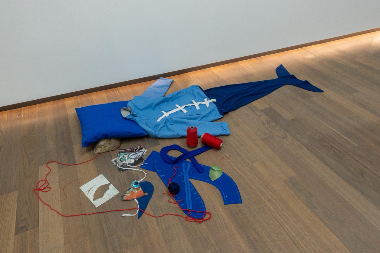 Eva Koťátková, The Machine for Restoring Empathy, 2019. Foto: Sahir Ugur Eren, Istanbul Biennial, se svolením umělkyně a Hunt Kastner