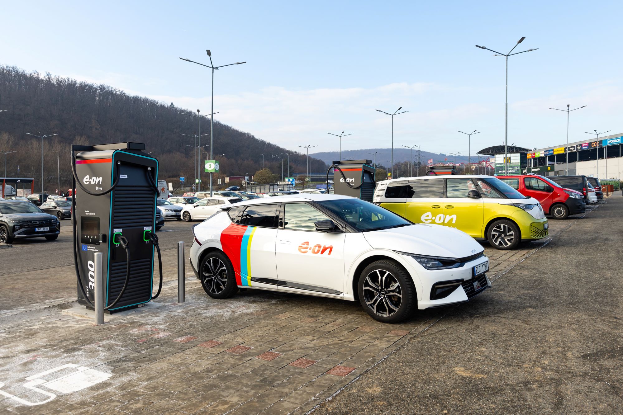 Využití sítě E.ON Drive roste. Za první polovinu roku dobily elektromobily o 80 % více energie